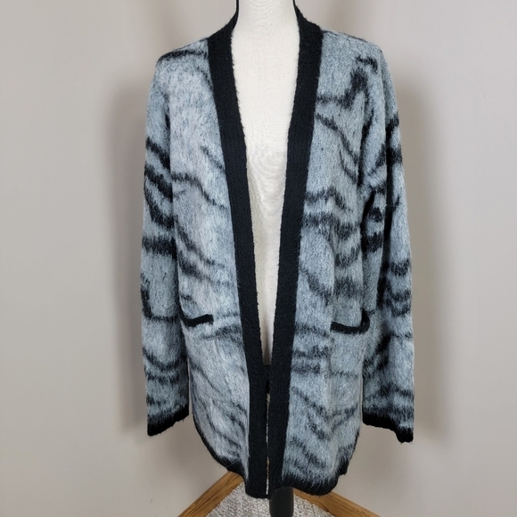 White House Black Market Gray/Black Fuzzy Wool/Alpaca Blend Cardigan Sweater XL - Picture 1 of 15